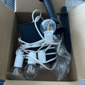 Solar powered string light bulbs